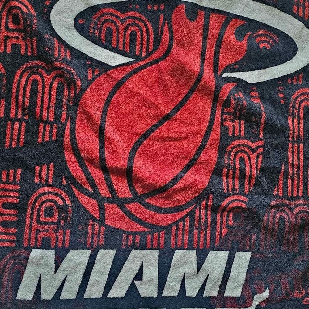 New Miami Heat Black/Red Throw Blanket - 4 Ft 9 In X  3 Ft 7 In.